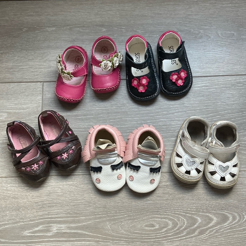 Bundle of kid shoes, size 3